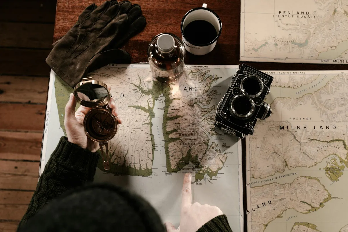 buyer journey content mapping showing awareness consideration and decision stages