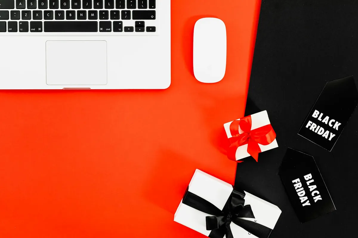 ecommerce holiday sales planning calendar overview