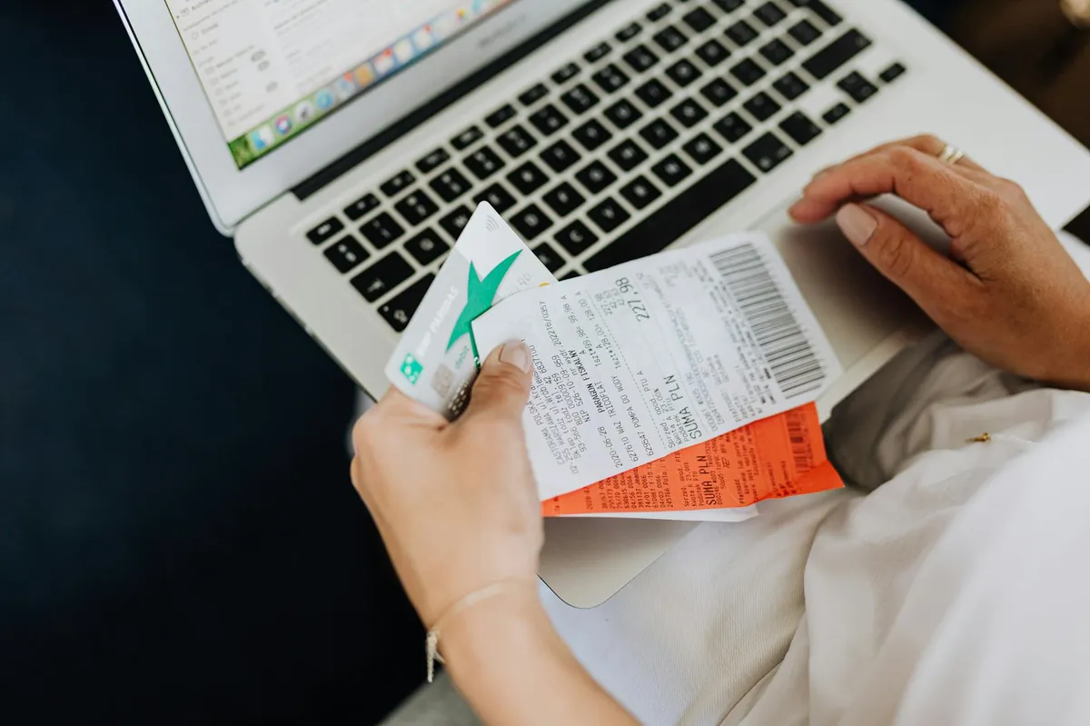 Ecommerce influencer campaign budget planning and ROI tracking