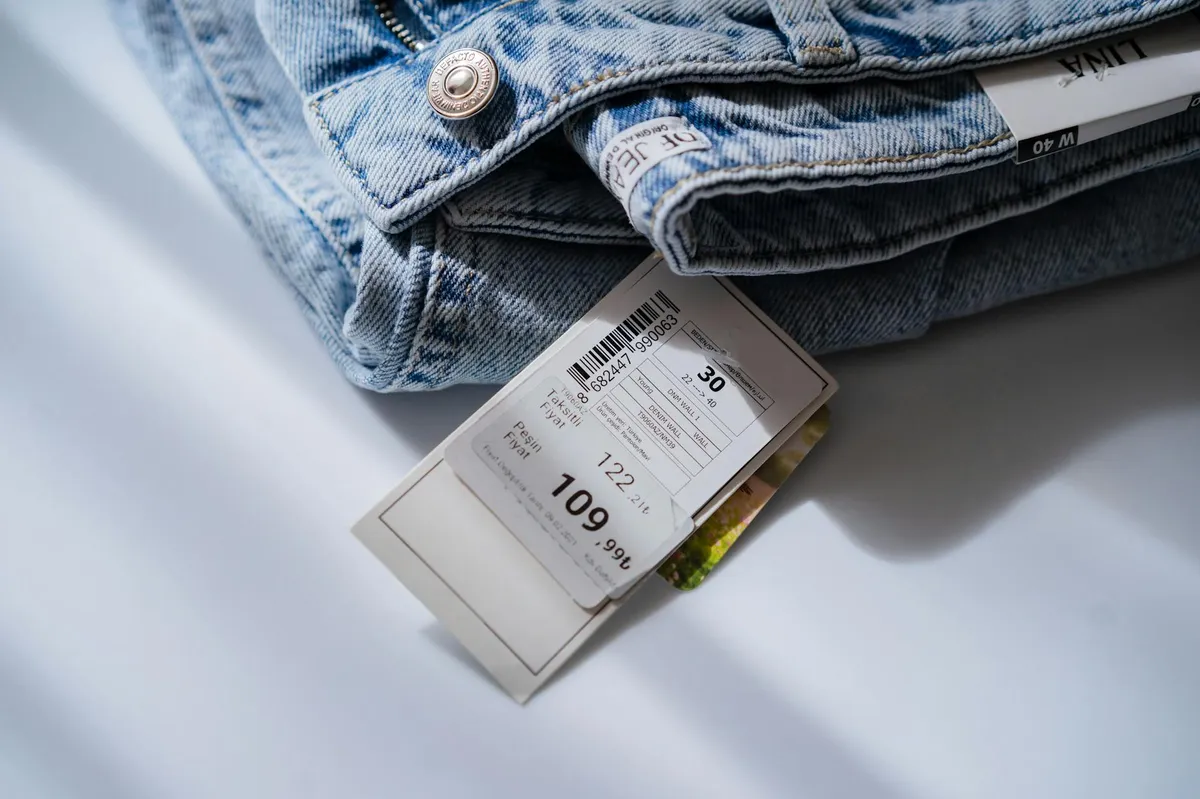 pricing model selection framework for online stores