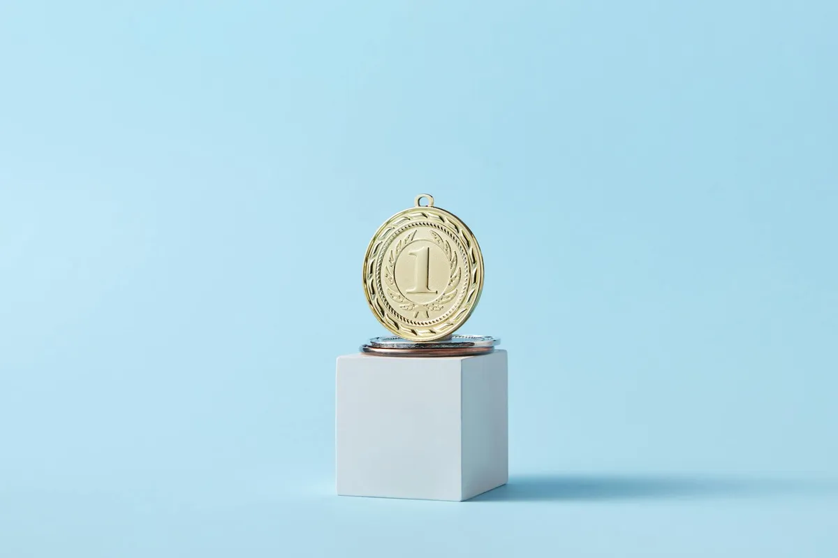 Comparison of three referral reward models with pros and cons for each