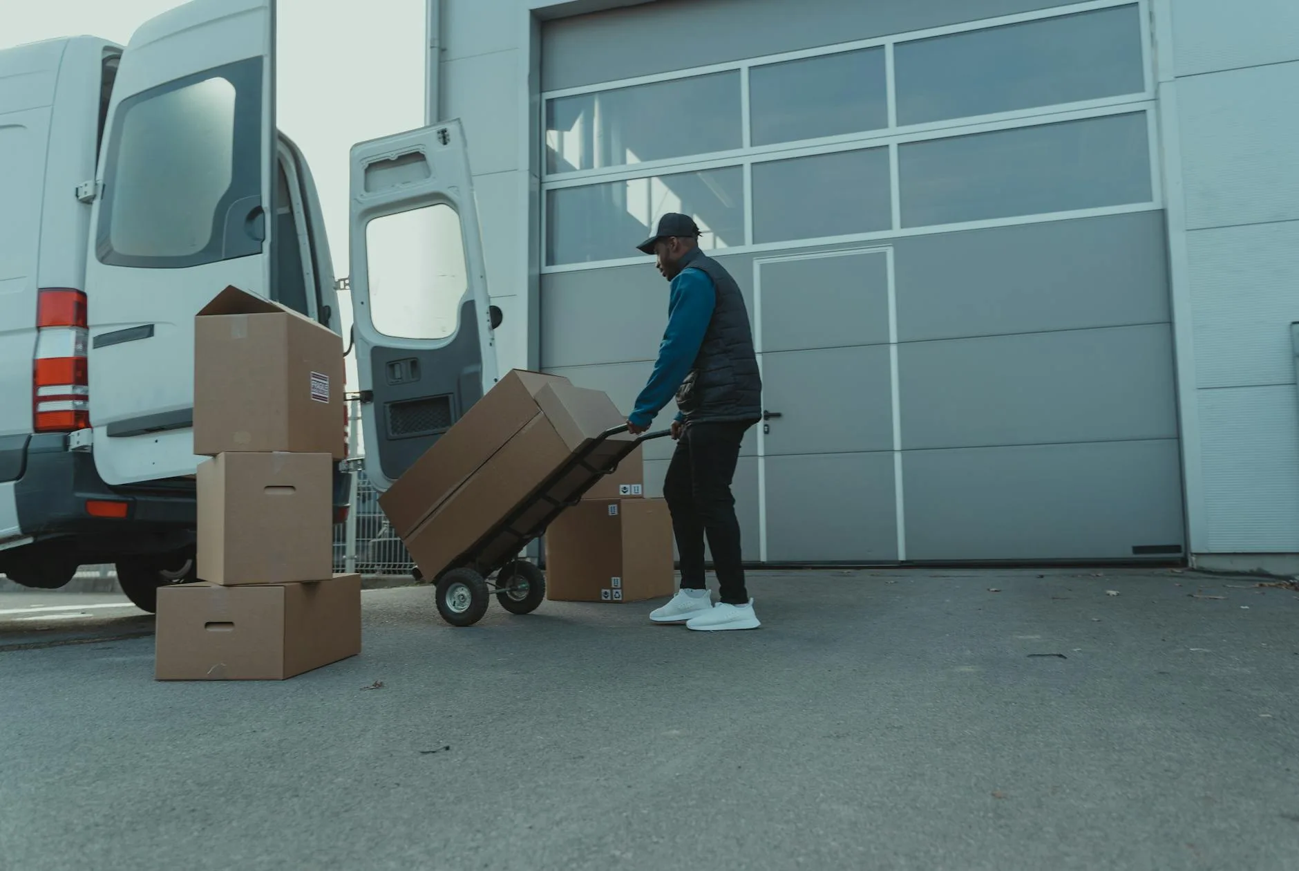 Carrier comparison for UAE ecommerce shipping