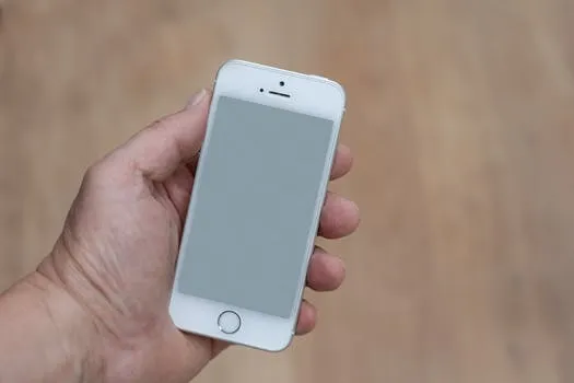 Visual hierarchy comparison showing cluttered vs clean ecommerce layout