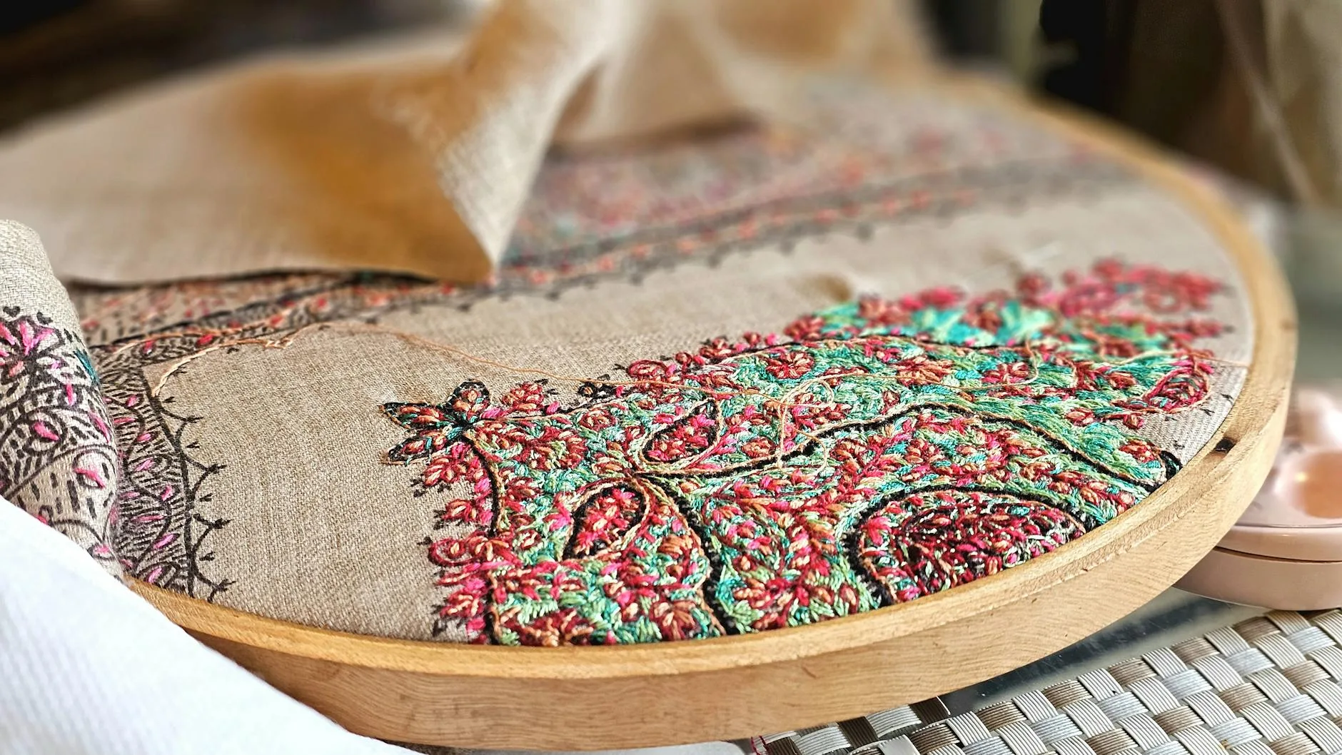 أنواع العبايات للبيع أون لاين