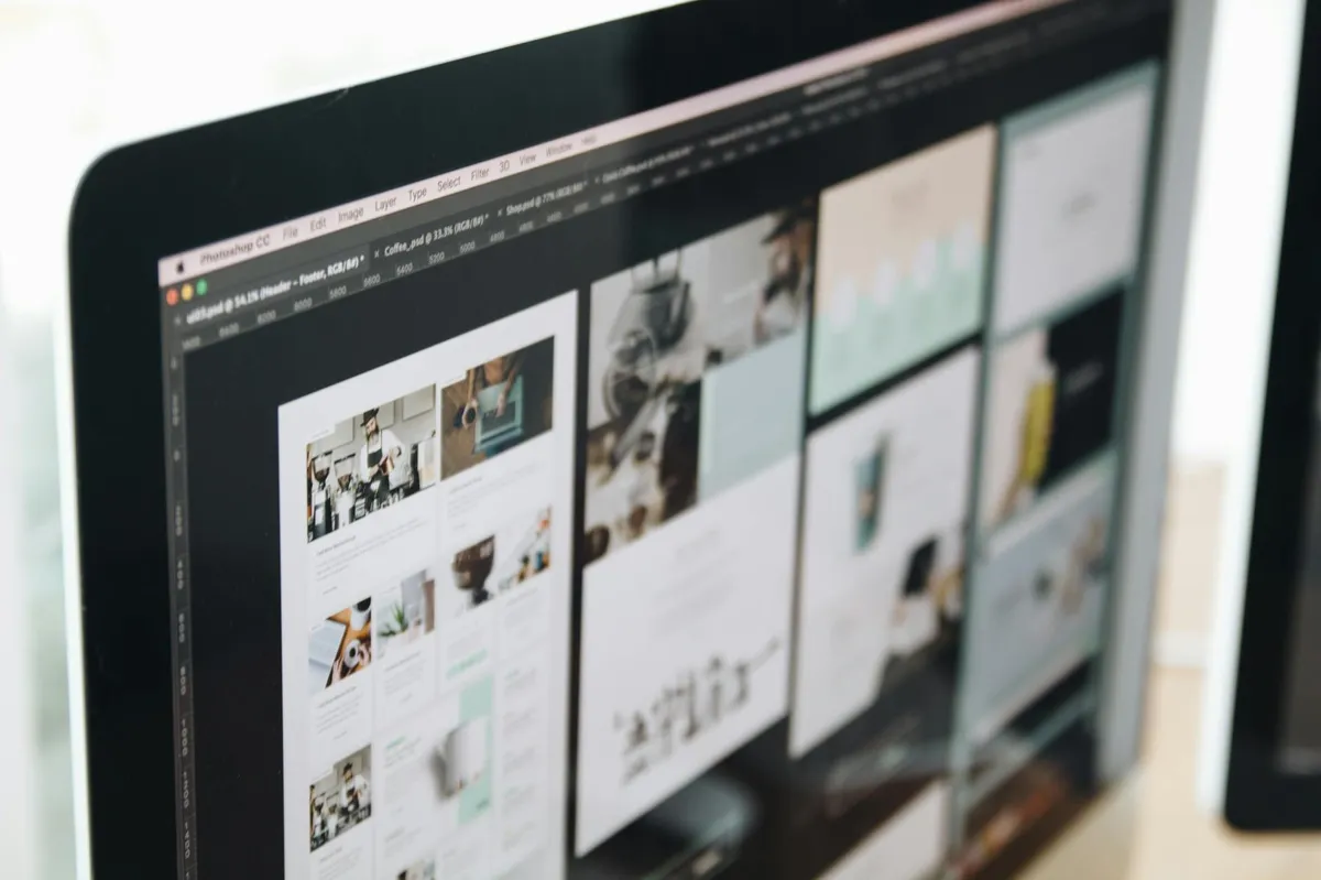 Shopify theme comparison showing OS 2.0 architecture versus legacy theme structure